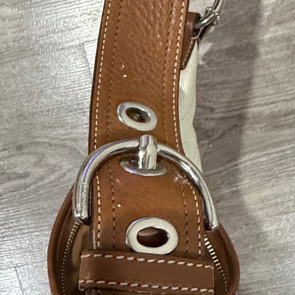 Coach Cream and Brown Shoulder Bag - Picture 3 of 6